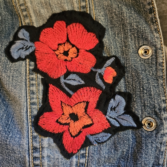 Upcycled Floral Embroidered Denim Jacket 18 - 24 months - Picture 6 of 9